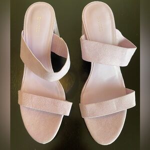 Divided Women's Suede Sandals in Lavender. Size 8.5